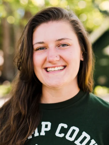 robin ogletree headshot.